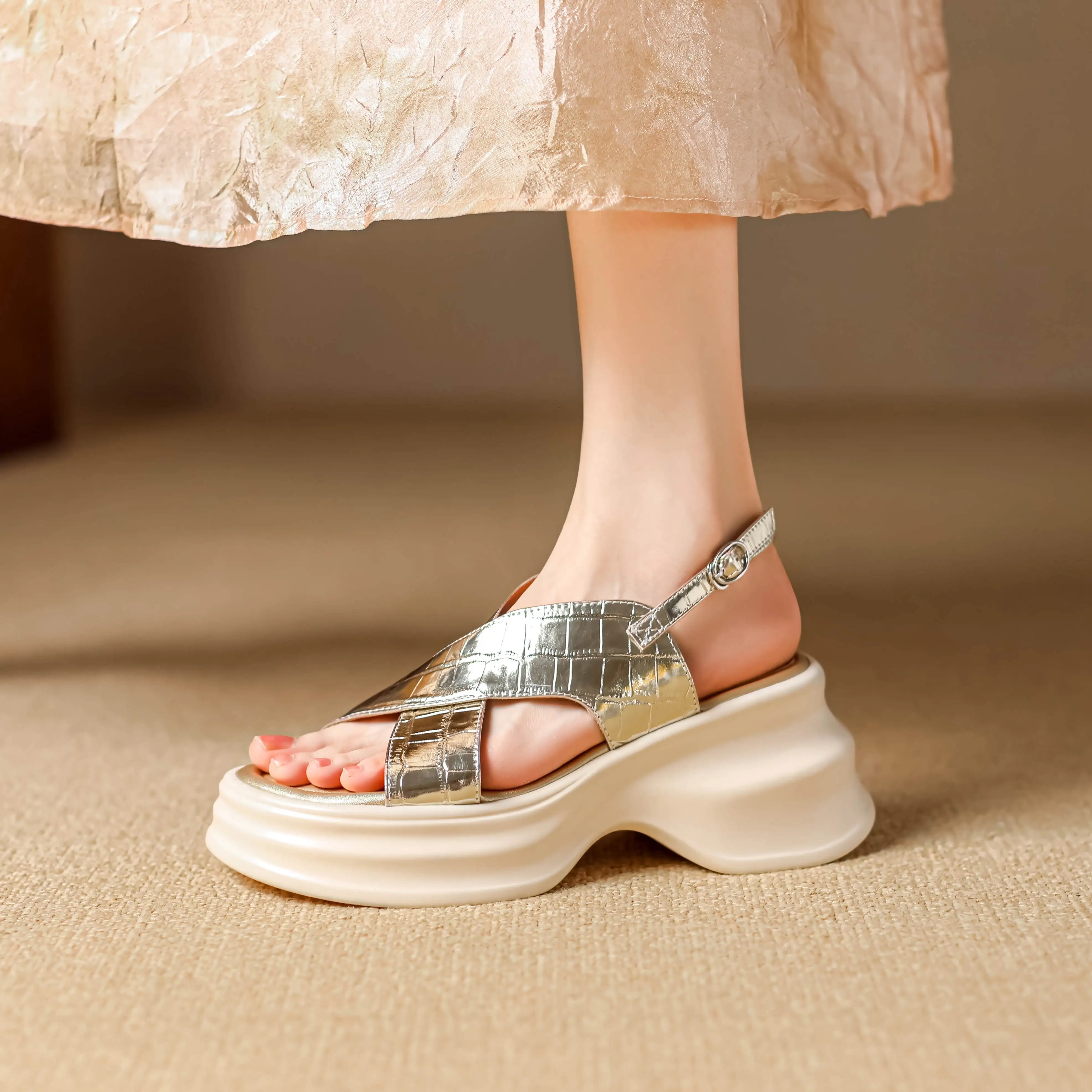 Krazing Pot Cow Leather Buckle Strap Summer Shoes High Heels Classics Office Lady Runway Modern Casual Platform Women Sandals