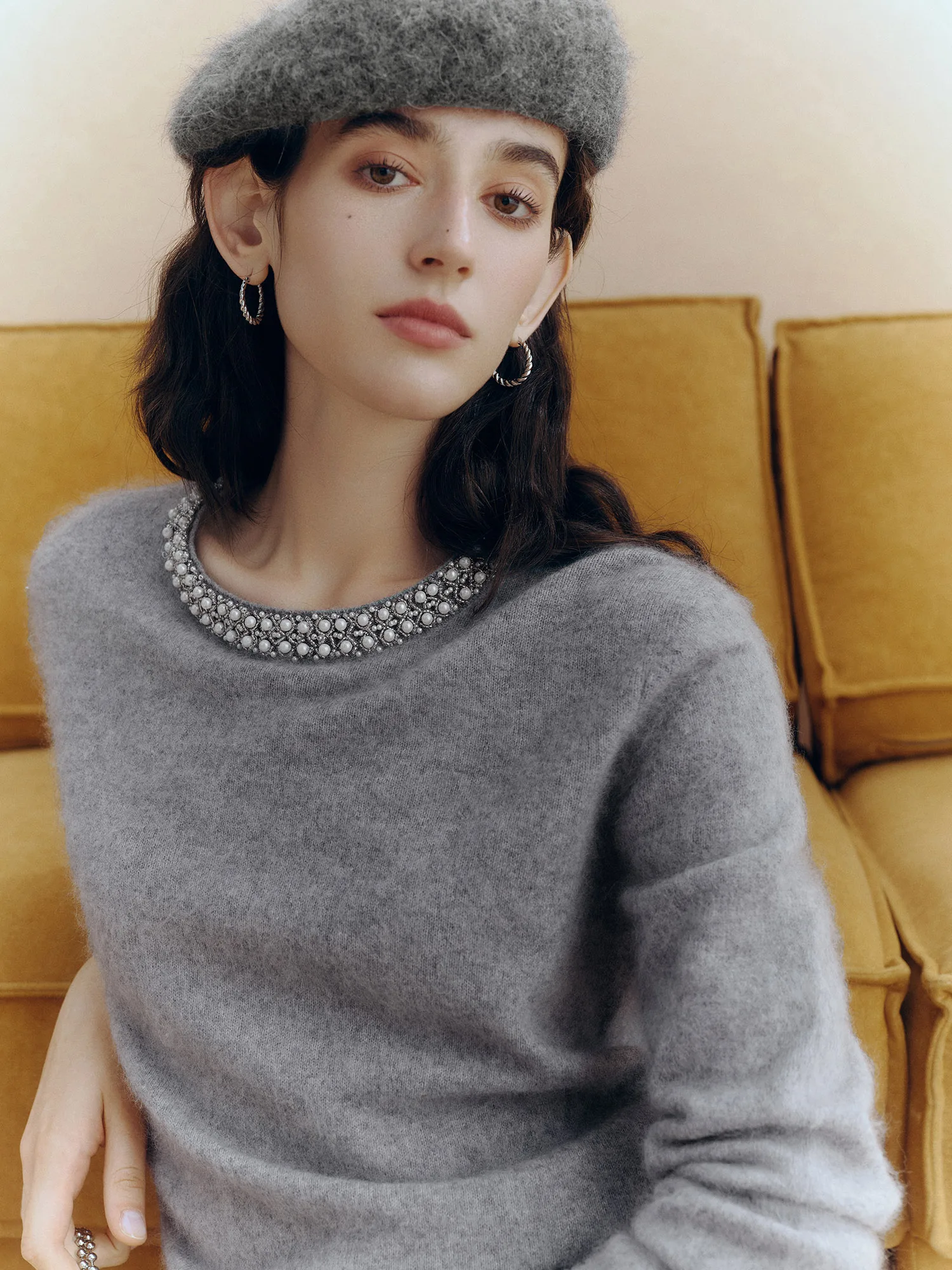 Famanxuan Grey Bead Embellished Woolen Knitted Sweater Women's Long Sleeve Overhead round Neck Top French Style Casual Fit