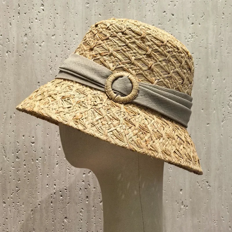 sombrero-de-paja-plano-de-estilo-nuevo-2026-tejido-con-hierba-salina-perfecto-para-vacaciones-en-la-playa-proteccion-solar-versatil-y-elegante
