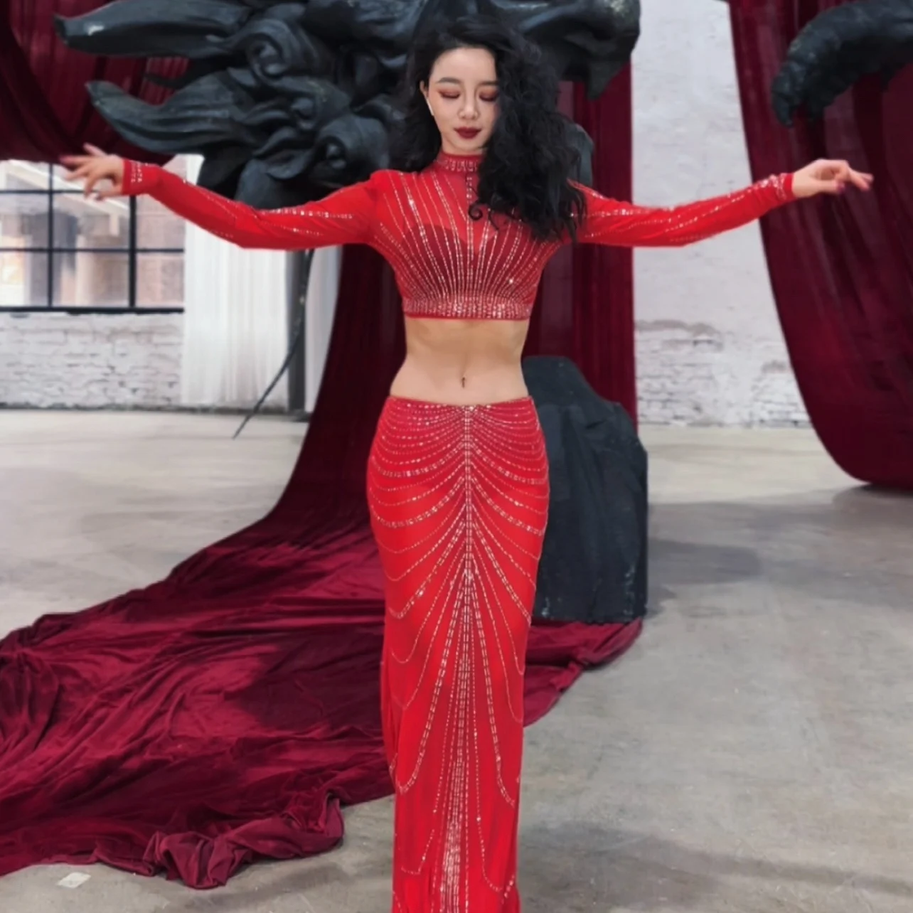 Leichtes, luxuriöses, heißes Diamant-Pailletten-Top + sexy Hüftwickelrock, orientalisches professionelles Tänzer-Performance-Set, Bauchtanzkostüm