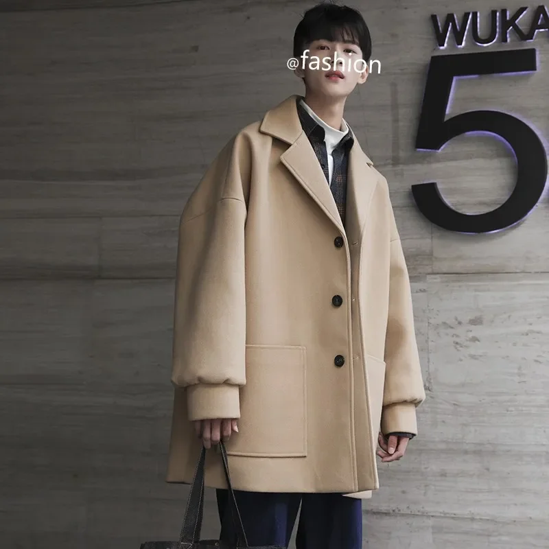 

Black Wool Trench Coat for Men Short Fashion Casual Loose Fit Outerwear High Street Streetwear Winter Outerwear