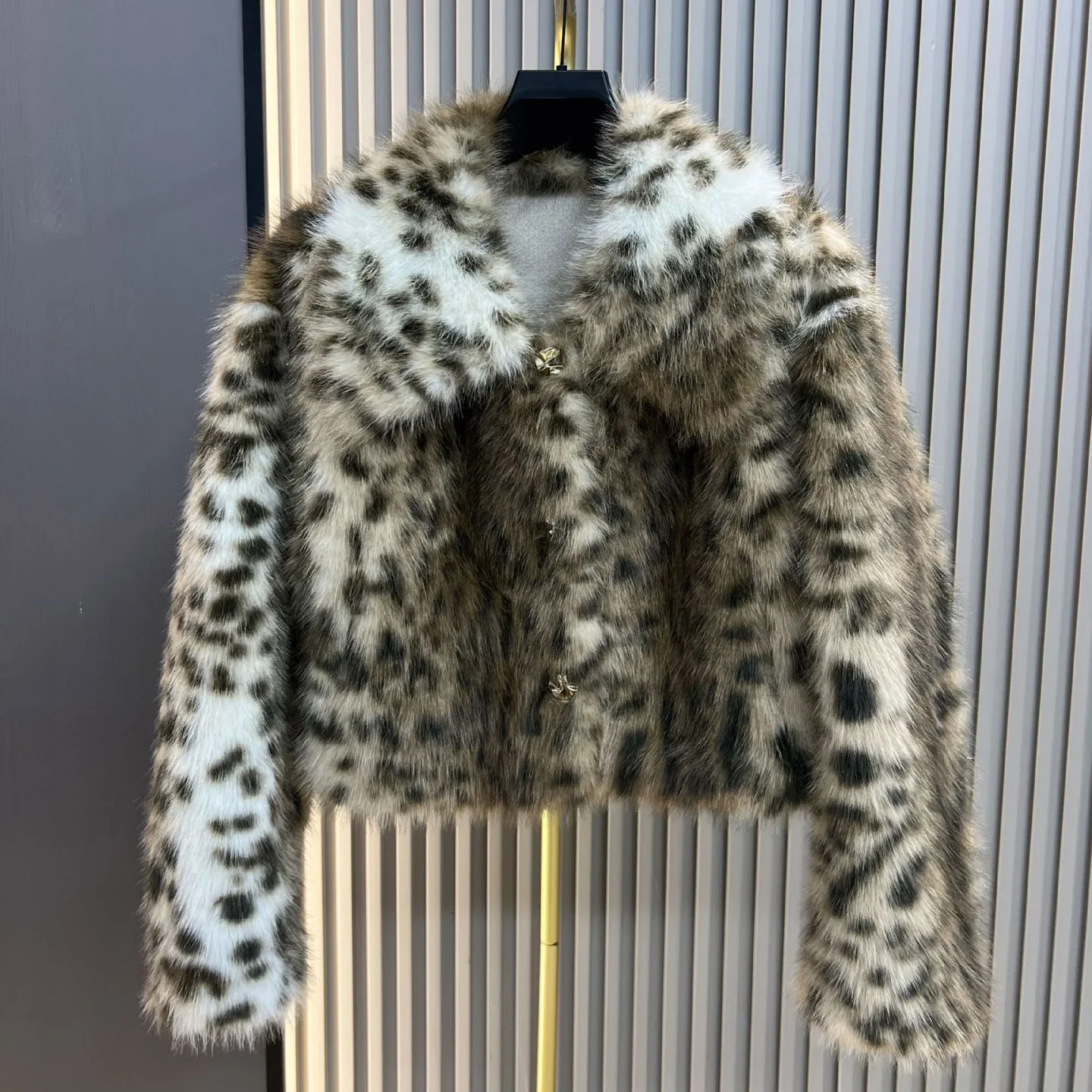 

Faux Fur One-piece Jacket For Women Autumn Winter Lapel Gold Button Leopard Coat American Fashion High Street Plush Overcoat