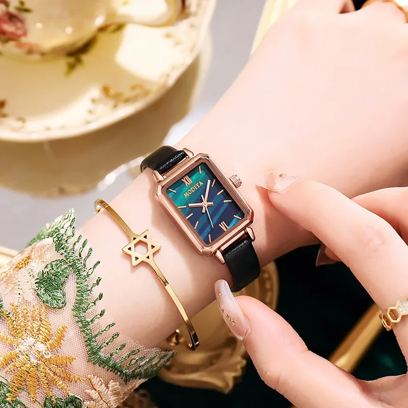 Vintage Square Watch Ladies Leather Strap Belt Bracelet Watch For Girls Gifts Women Elegant Casual Digital Watch Reloj Mujer New