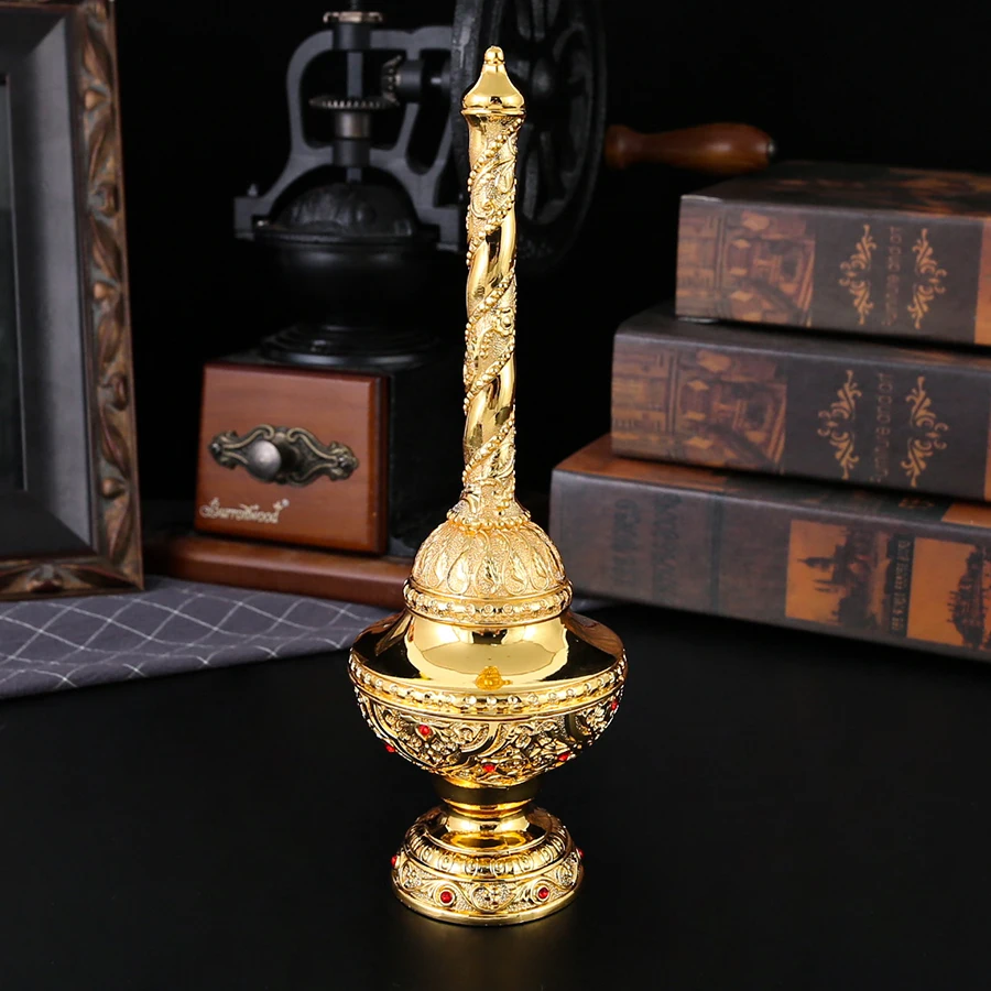 A creative metal perfume bottle, perfume vaporizer, suitable for yoga, meditation, meditation, guests.
