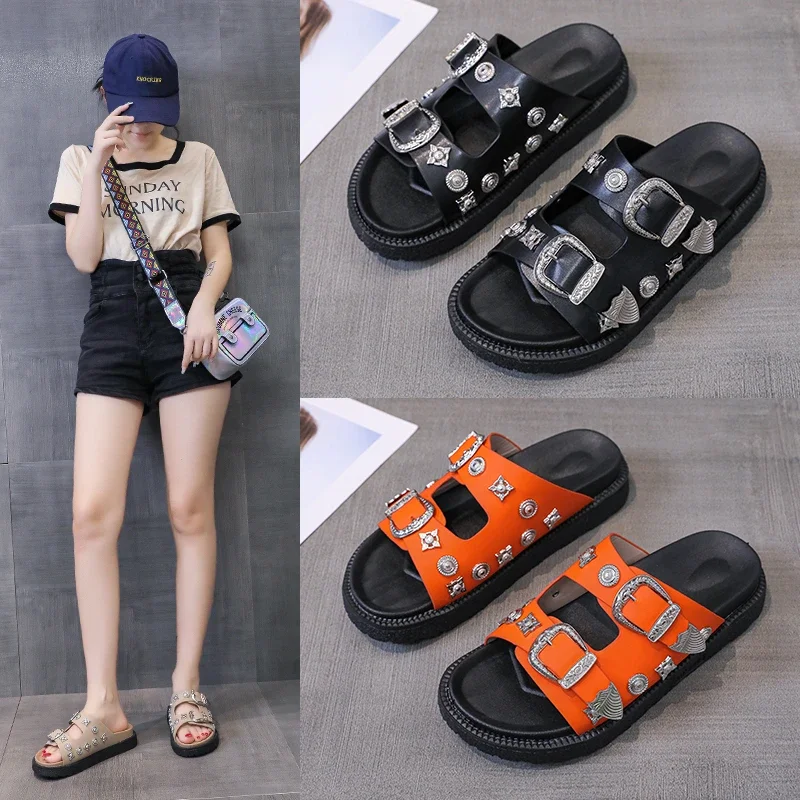 Platform slippers 2024 summer new wear metal buckle rivet casual sandals open toe one word beach ins cool style shoes