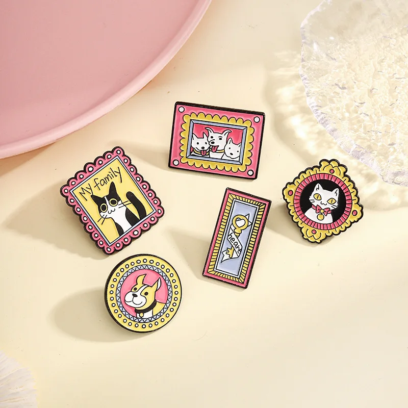 5pcs Cute Cat Dog Photo Frame Enamel Brooch Creative Family Good Friend Lapel Pin Badge Backpack Clothing Hat Accessories