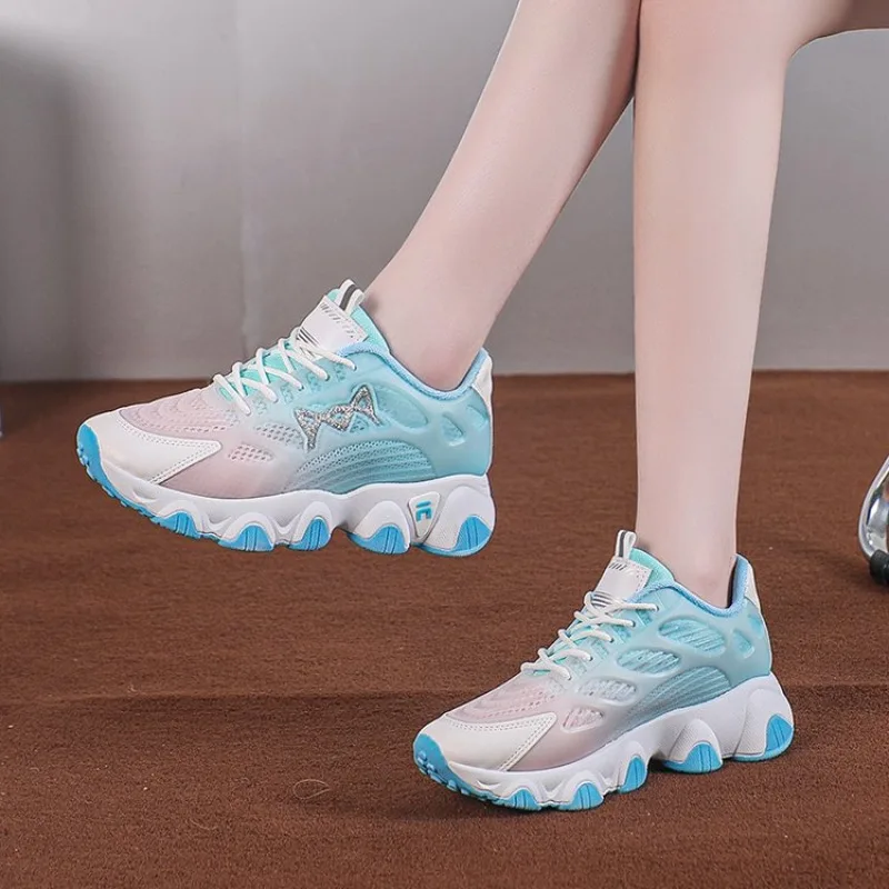

2026 Spring Shoes Women's Trendy Gradually Changing Color Mesh Breathable Inner Height Increasing Sports Shoes