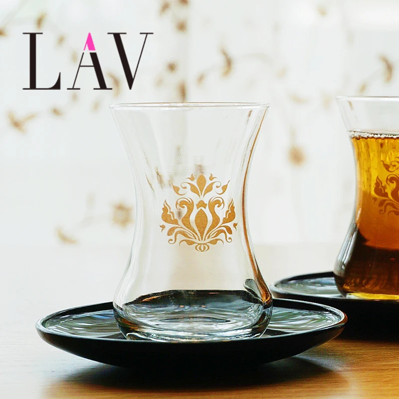 Taza de té negra de tulipán y flor dorada clásica, juego de vidrio creativo, juego de té, taza de bebida caliente con plato para uso doméstico