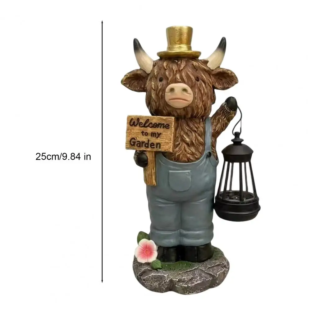 Highland Cow Garden Statue with Solar Lantern Cute Animal Solar Light Resin Cow Sculpture for Farmhouse Yard Decor