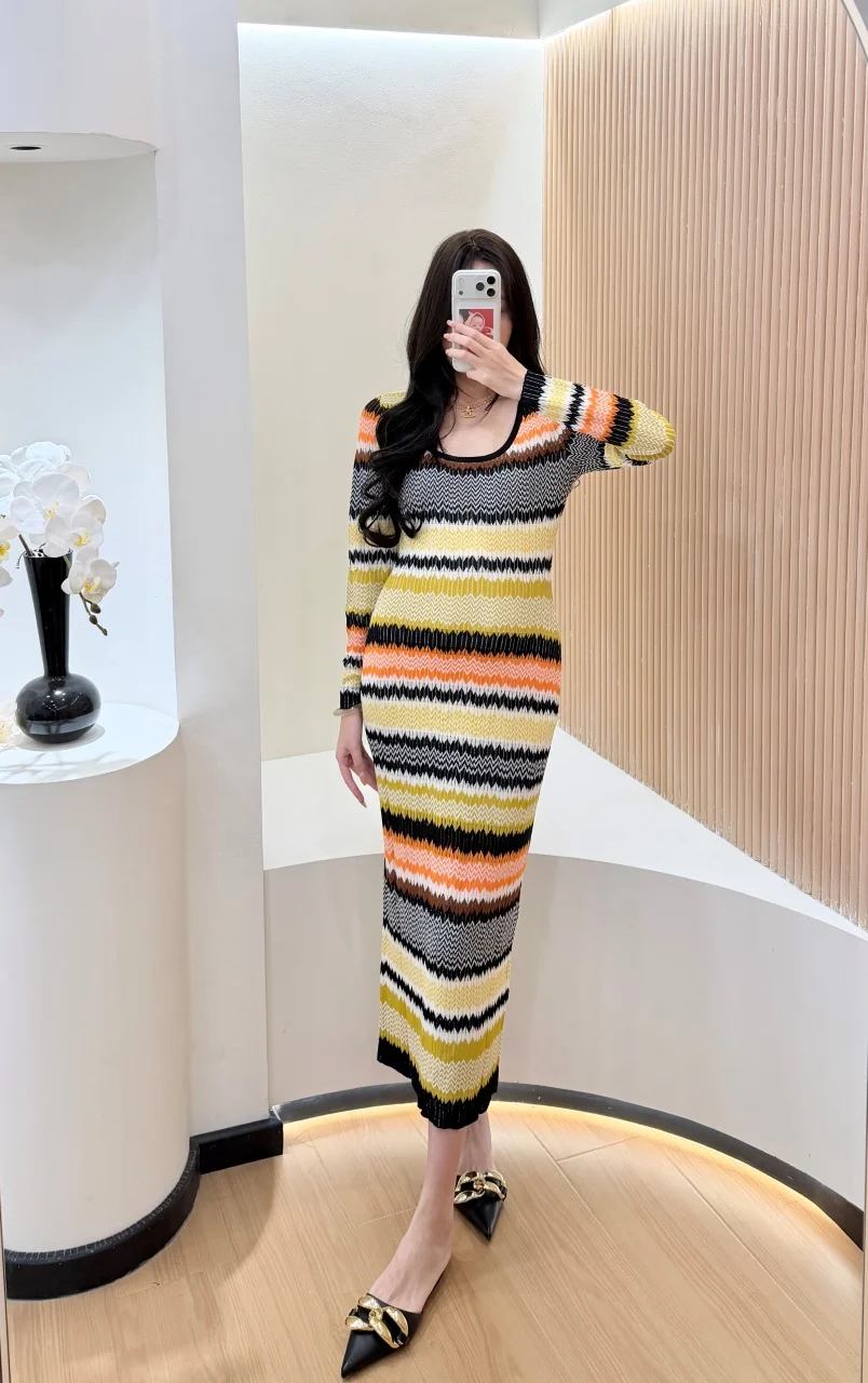 Autumn Women Striped Knitted Dress Long Sleeved Slim Fit Wave Pattern Color Blocking Pattern Design Casual Party Evening Dress