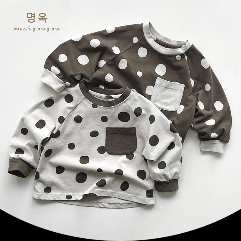 

Новинка 2023 года, весенняя детская повседневная свободная футболка в корейском стиле от 1 до 6 лет, хлопковая футболка в горошек с длинными рукавами для маленьких девочек и мальчиков, детская одежда