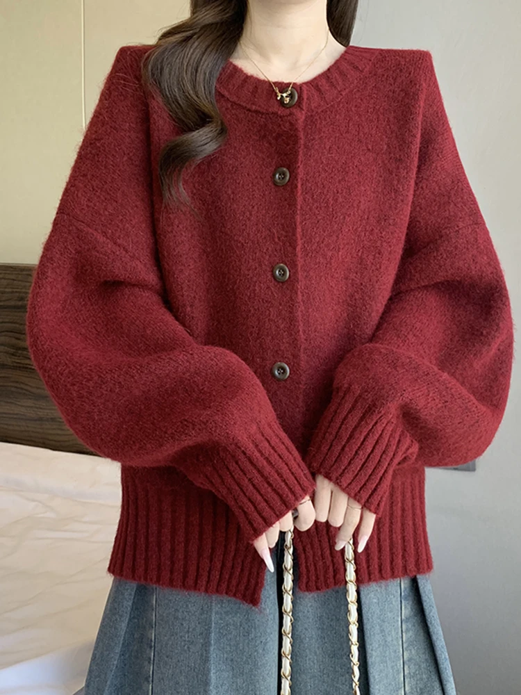 سترة نسائية طويلة متعددة الاستخدامات محبوكة للخريف والشتاء، فضفاضة ونحيفة، قطعة أساسية عصرية بأزرار وتطريز