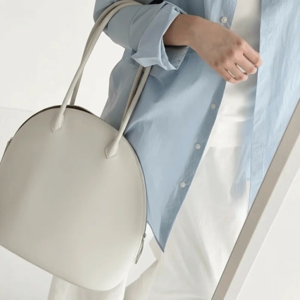 

Soft Shell Shoulder Bag Large Capacity Zipper Closure PU Leather Tote Bag Versatile Style Elegant Handheld Shoulder Bag