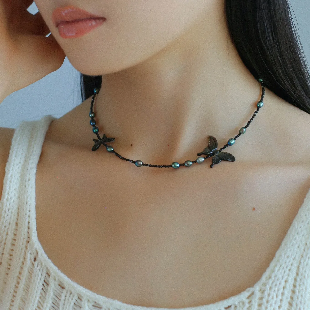 New Small Fresh White Butterfly Oyster Butterfly Pearl Necklace Female Simple Designer Black Butterfly Oyster Clavicle Chain