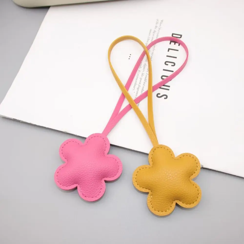 Leuke PU lederen bloem sleutelhanger auto sleutelhanger cartoon PU lederen hanger 13 kleuren mode tas hanger tas ornament