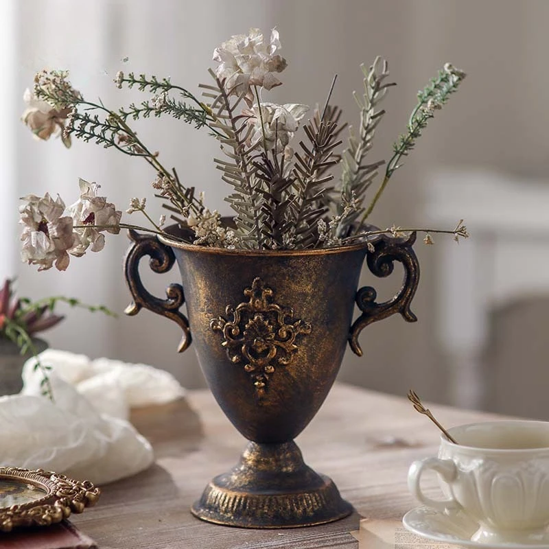 French palace-style vases, antique-style gold florist decorations, vintage-style iron wrought tabletop flower pot ornaments