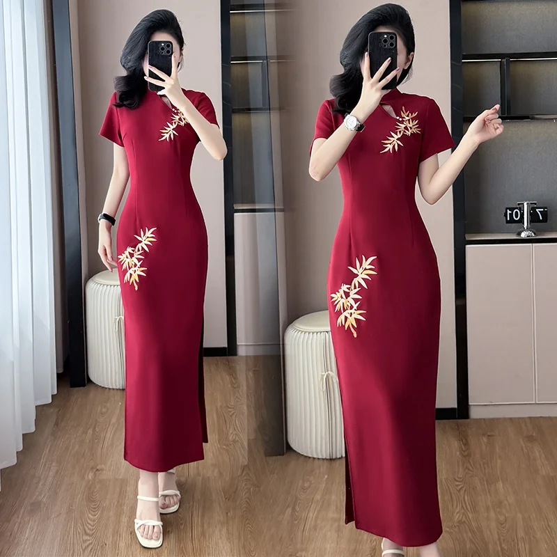 

plus Size Long Fashionable Embroidered Qipao Dress Knee-Length Chinese Style Slimming Women's Clothing Commute Style Polyeste...
