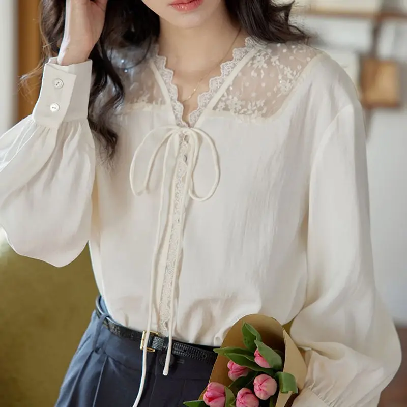 V Neck Lace Shirts&blouses Women Tops Solid Spring Autumn White Blusas Mujer Korean Fashion Elegant Chic Camisas