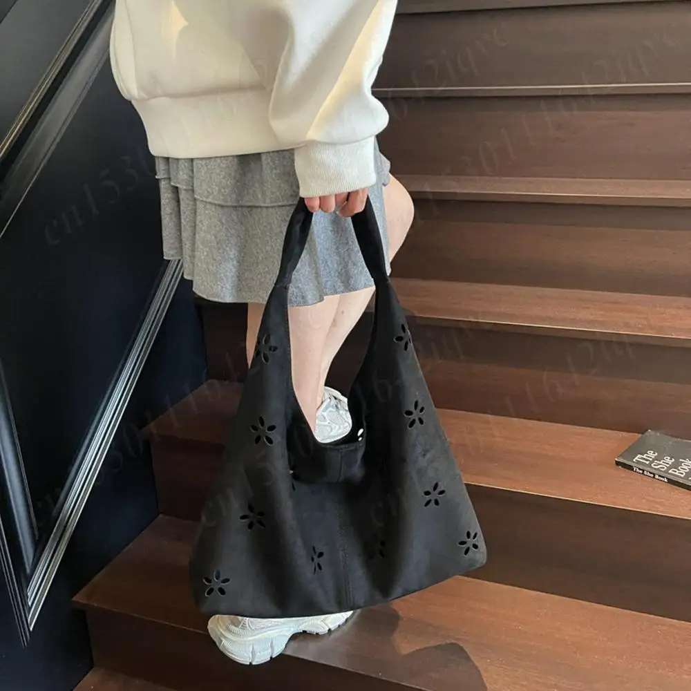 

Women Suede Armpit Bag Hollow Out Floral Design Shoulder Bags Solid Color Commuter Tote Handbags Casual Shopping Underarm Pouch