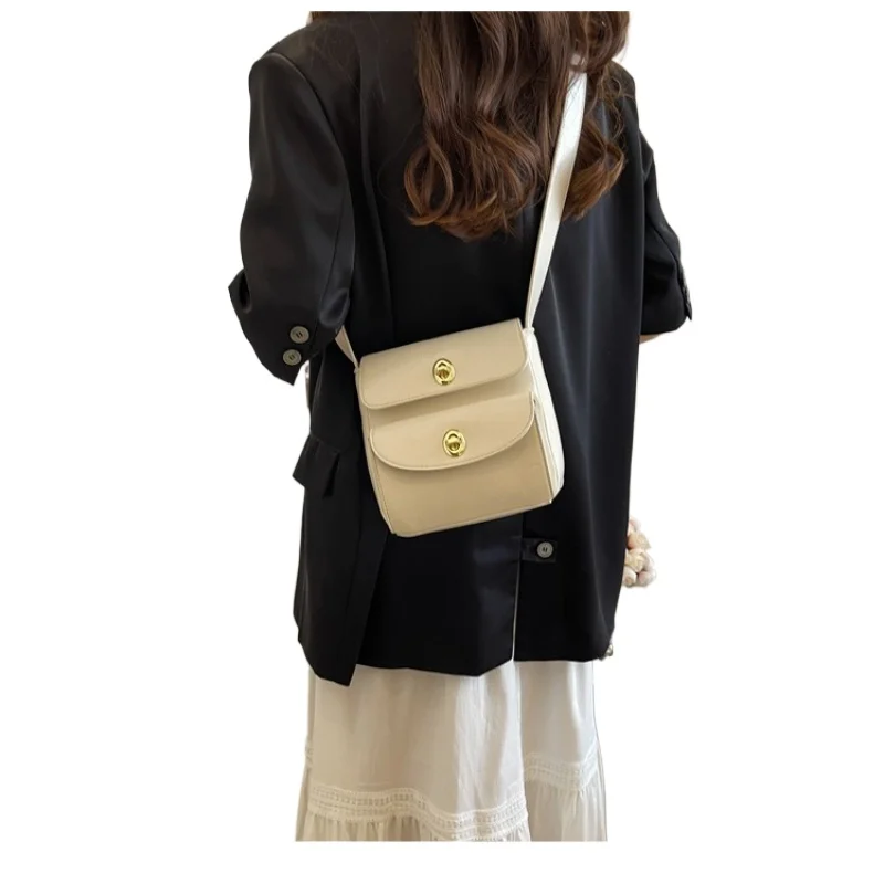 

Fashion trend multi-pocket small square bag female 2025 new Korean version of simple versatile shoulder bag casual crossbody bag