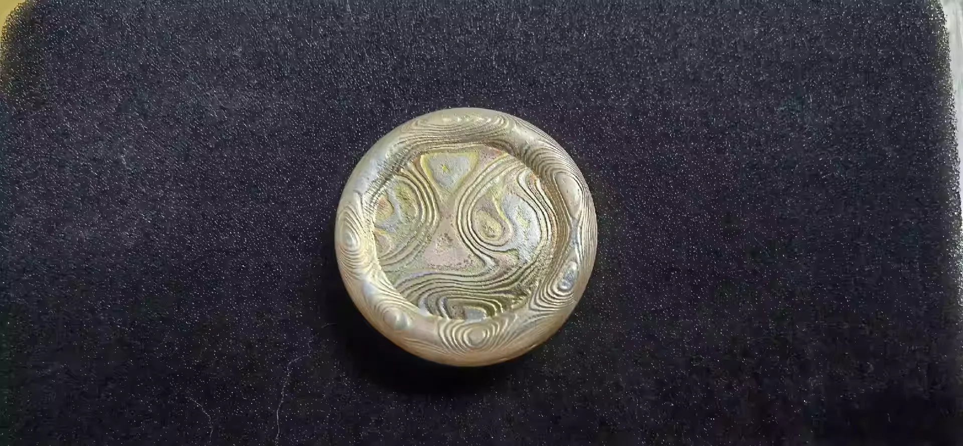 

Copper Horse Papa Coin EDC, with very beautiful patterns