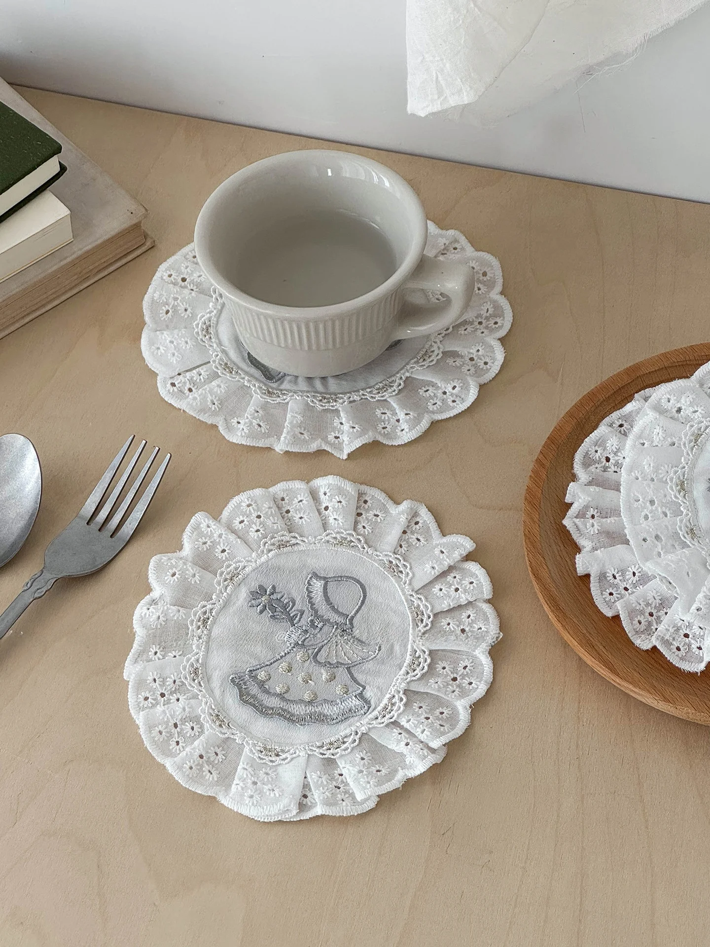Rustic Lace Coaster Decorative Soft Home Embroidery Flower Trim Country Style Tea Cup Mat Table Decoration DIY Crafts