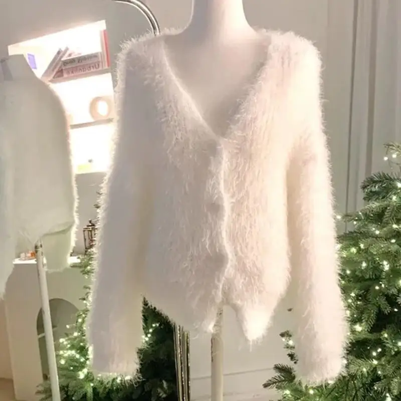 เสื้อคลุมไหมพรมผู้หญิงทรงหลวม แขนยาว นุ่มฟู สไตล์เกาหลี คอวี รุ่นใหม่จาก Dongda Gate