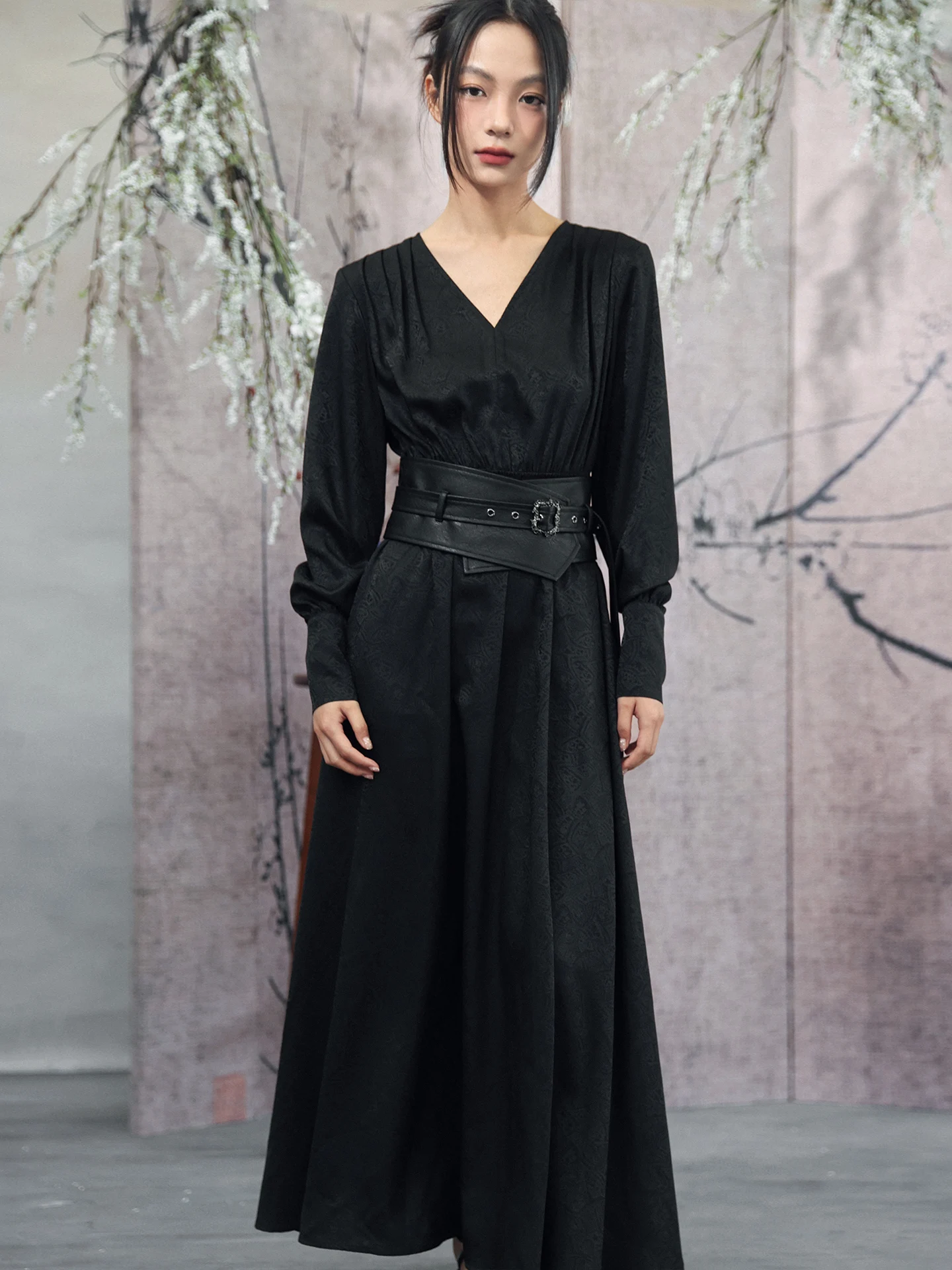 

Новое женское длинное платье в китайском стиле с вышивкой, весеннее, для занятий боевыми искусствами, с V-образным вырезом, рукавами-фонариками, завышенной талией, поясом и юбкой А-силуэта