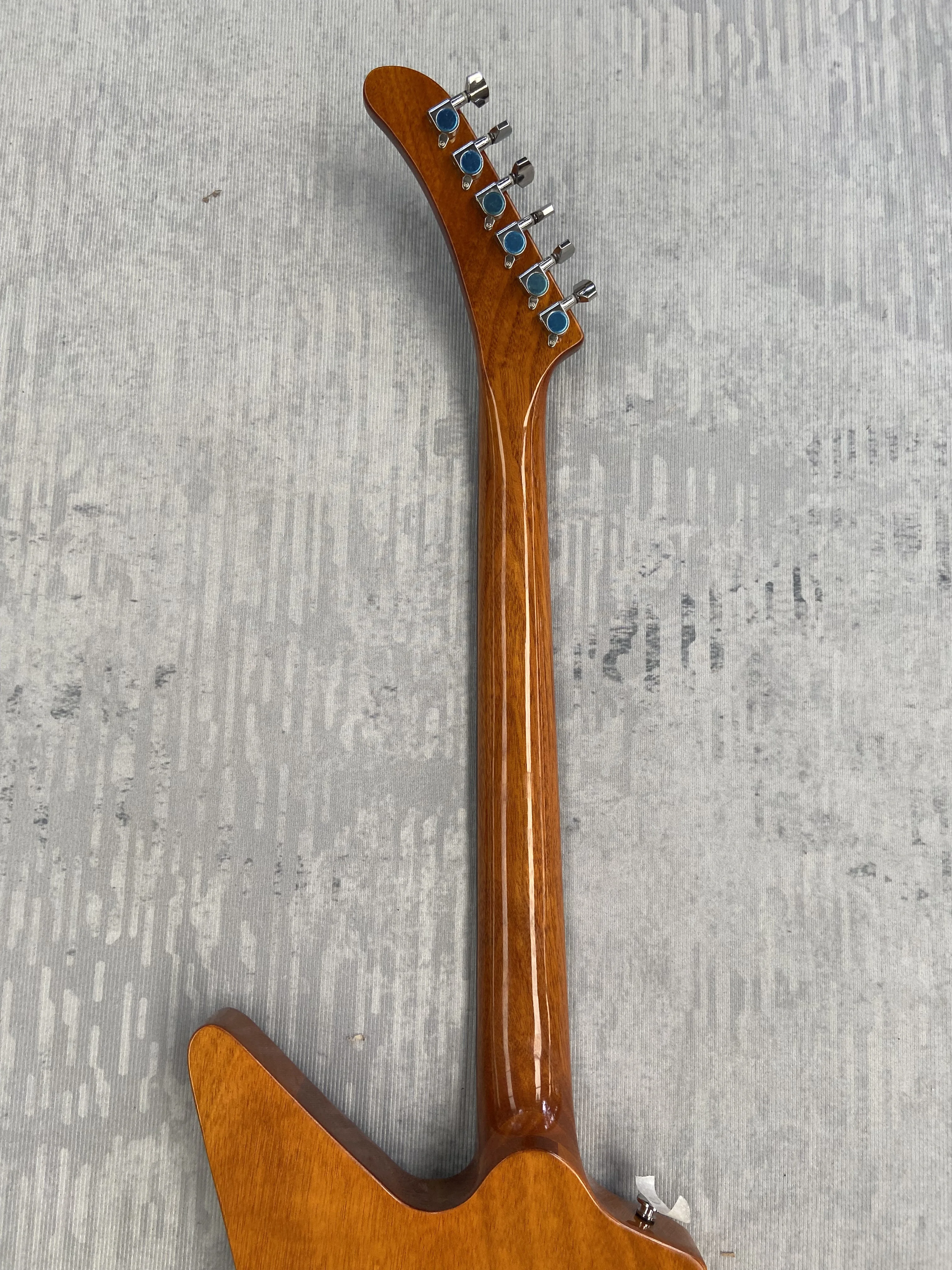 NEU! E-Gitarre hergestellt in China-Holzfarbe, mit Logo! Ein Mahagonikorpus. Auf Lager, G12