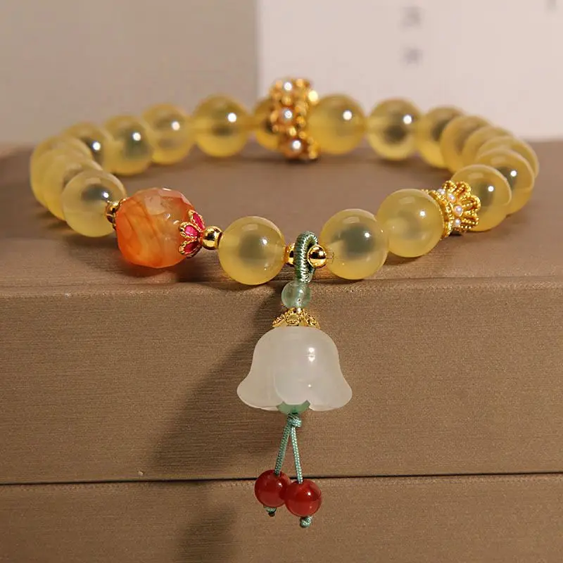 

Natural Yellow Sugar Heart Agate Bracelet for Women Special Interest Light Luxury Vintage Lily Pendant Bracelet Gift for Bestie