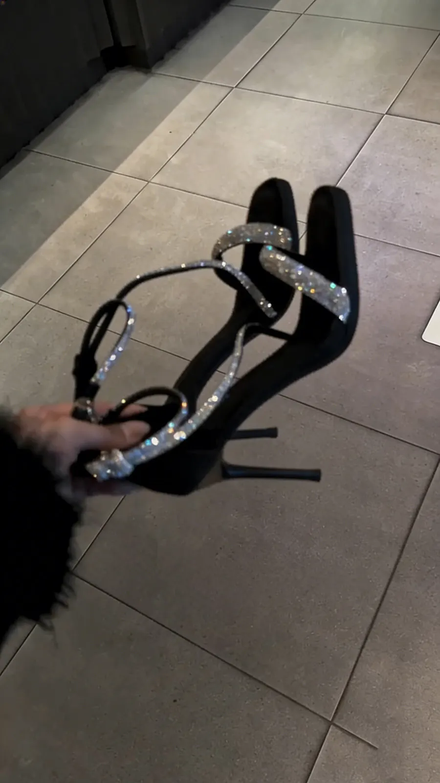 2026 Sommer Neue Mode Quadratische Spitze Strass Offene Zehen Einriemen-Stiletto High Heel Sandalen für Damen Große Größen 34-41 – Detail 9