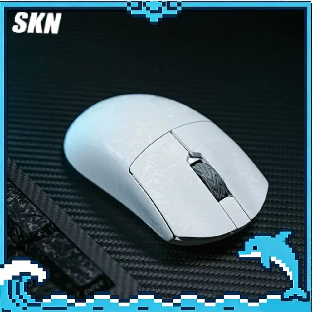 Skn Zhuque Mouse Tri-Mode Wireless Pixart Paw3315 Lightweight Carbon Fiber Composite Material For Medium Small Hand Gaming Mouse