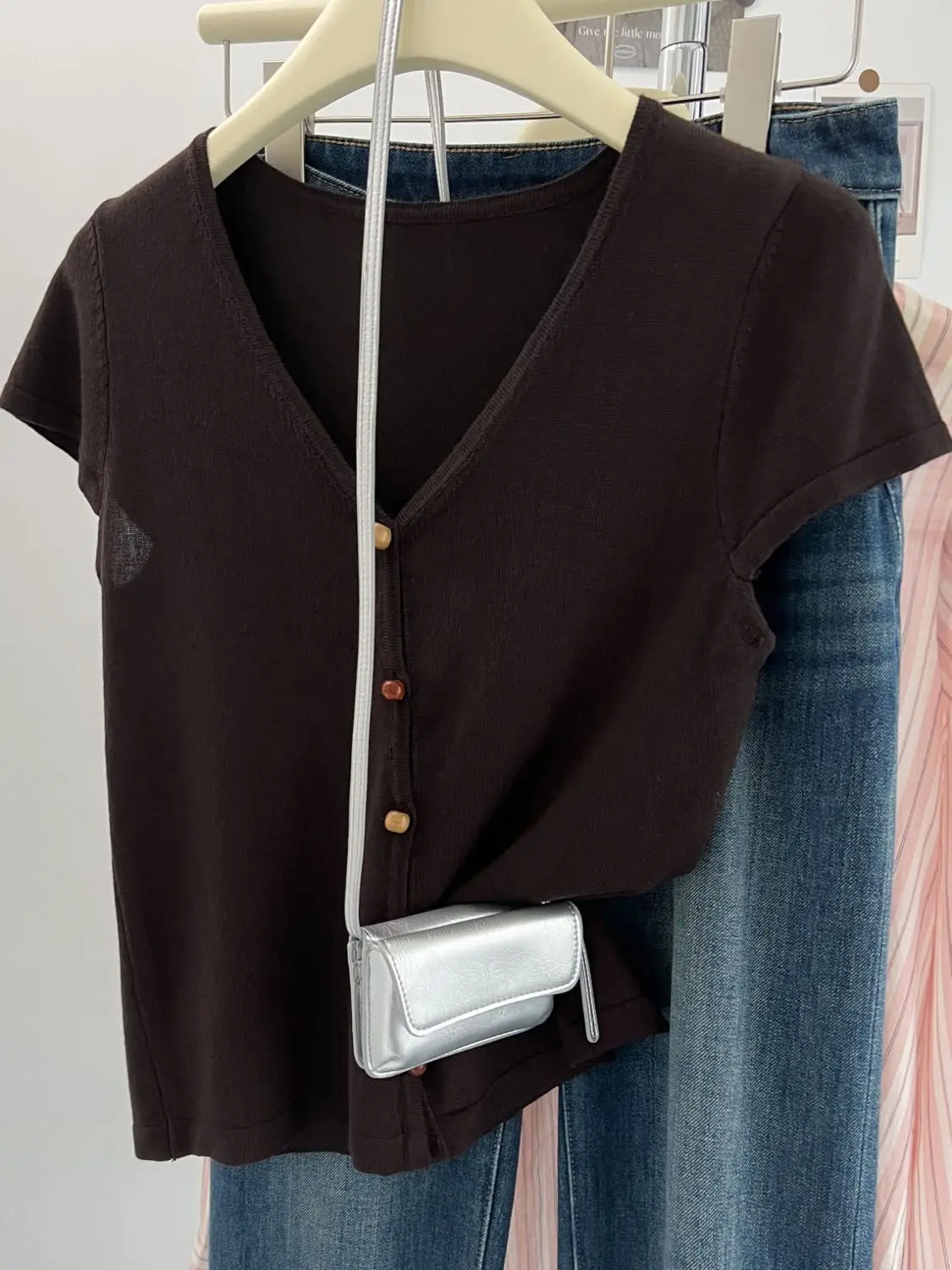 Summer New Style Women's Short Sleeve V-Neck Ice Silk Knitted T-Shirt Casual Fashion Regular Length Stick to the Point