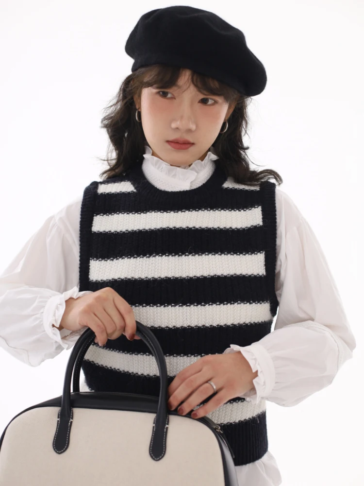 

Ohmyloli Thiened Woolen Knitted Vest Bla White Stripes round Ne Pullover Retro Sle Women's Faion Autumn Winter Laye...