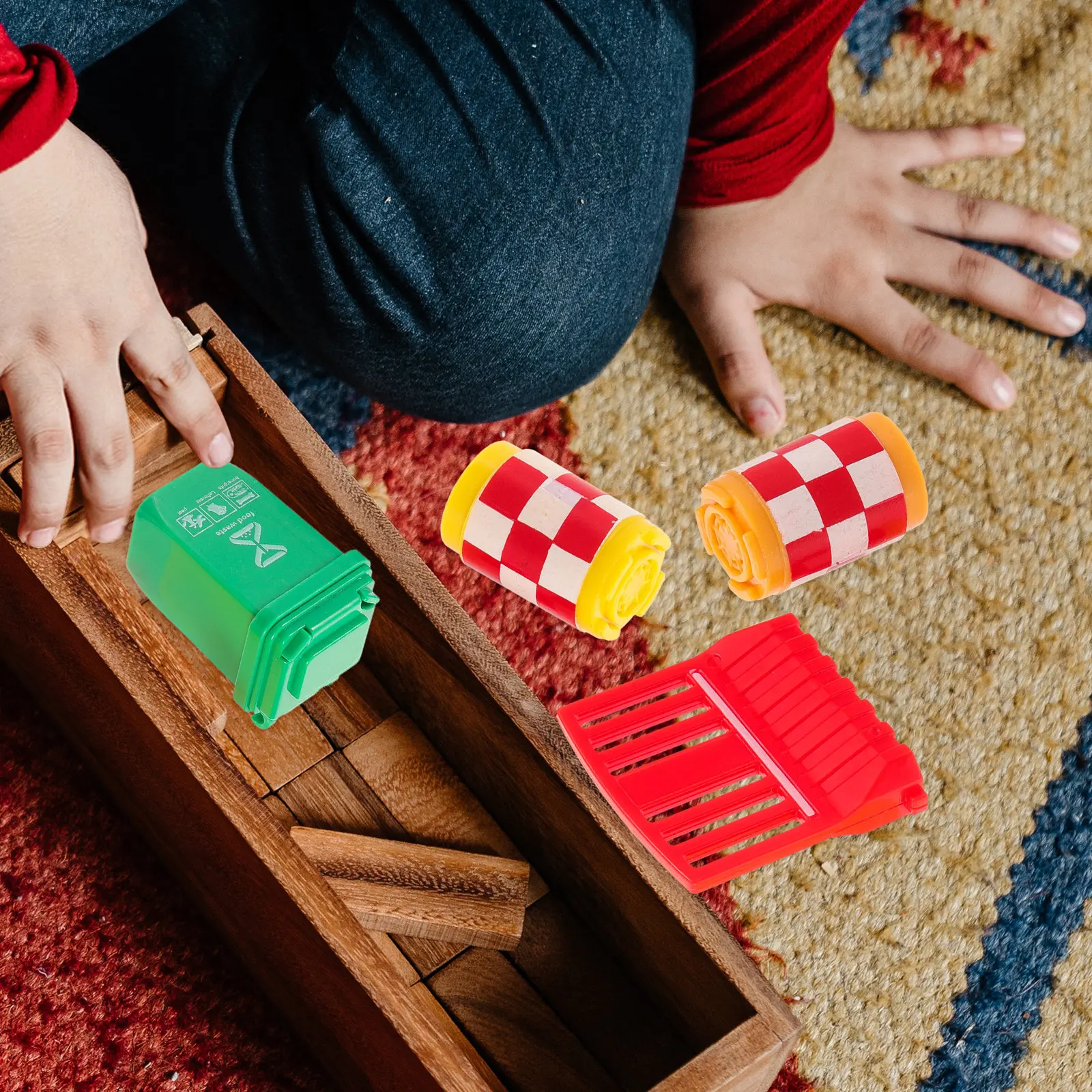 

Набор реалистичных мини-дорожных знаков: развивающий комплект для детей и малышей, для когнитивного развития, формирования навыков безопасности и изучения дорожной обстановки