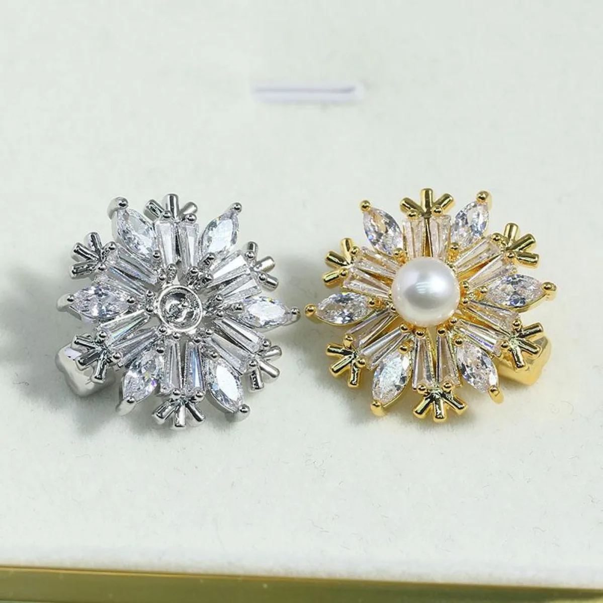 Brass Gold Plated Winter Snowflake Brooch Setting, Zircon Inlaid Pin, DIY Pearl Corsage Jewelry Making Supply