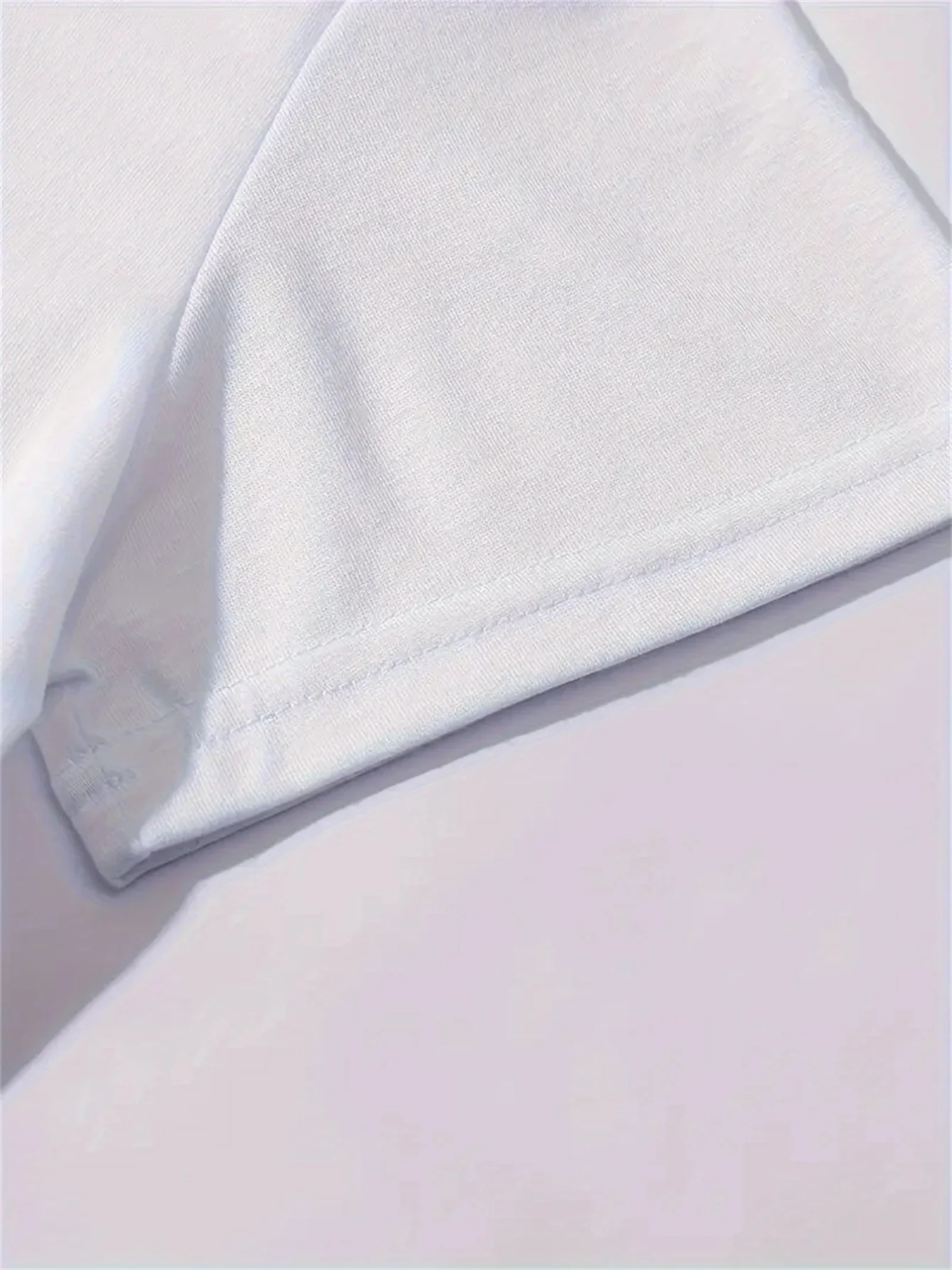 เสื้อยืดกราฟิกสำหรับผู้หญิงไซส์ใหญ่ลาย “Let's Go Camping” - เสื้อยืดคอกลมน้ำหนักเบาพร้อมลายรถบ้านและกองไฟ