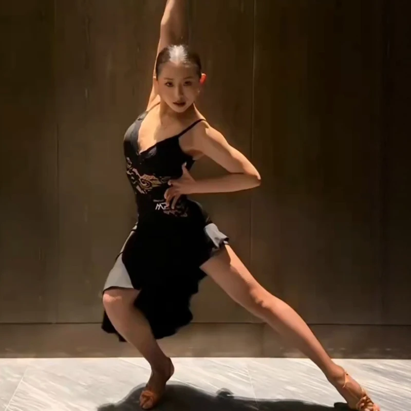 새로운 차차 라틴 댄스 대회 의상 여성 레이스 라틴 탑 프릴 스커트 성인 공연 댄스 의류 SL13745