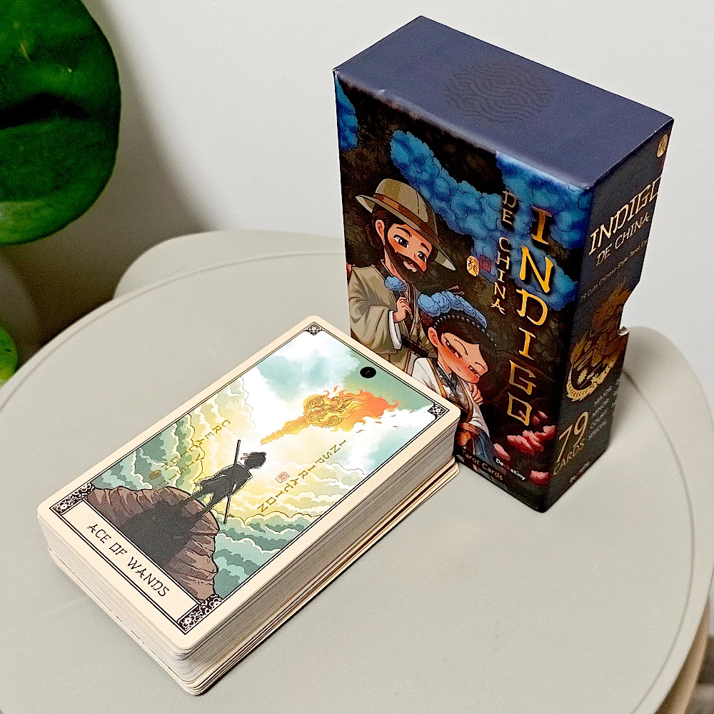 

Колода карт Таро Indigo De China, 79 карт в китайском стиле, 350 г/м², двусторонний матовый картон с тиснением, в жесткой коробке 12*7 см