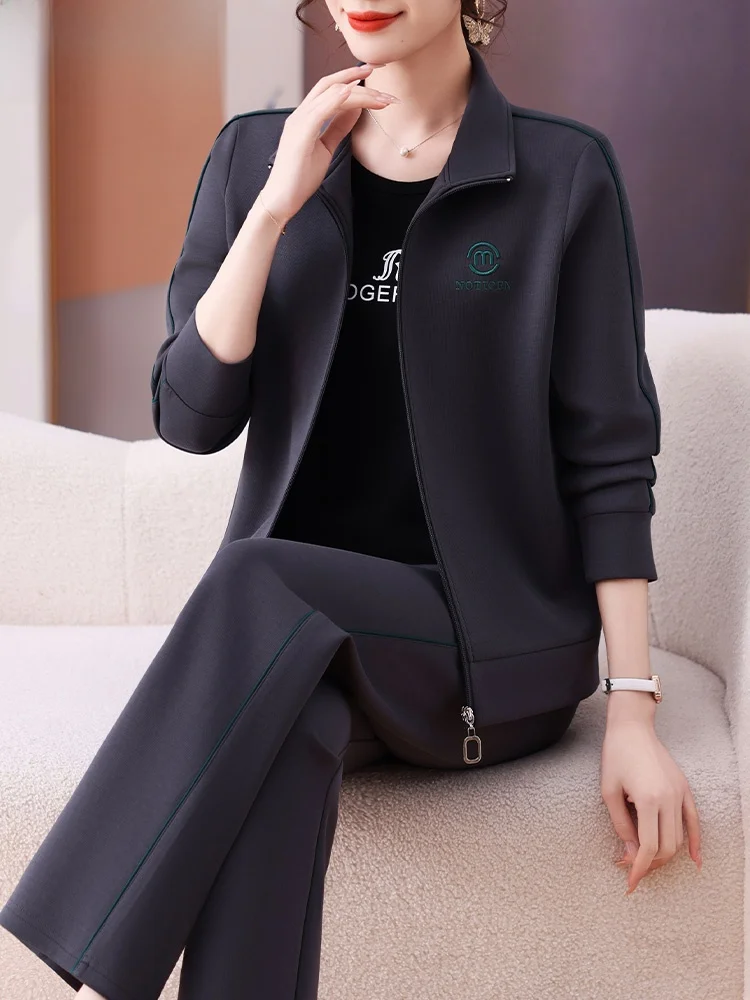 

Весенний спортивный костюм для женщин старше 50 лет: комплект из трех предметов, свободный крой, длинные брюки на молнии, новый дизайн