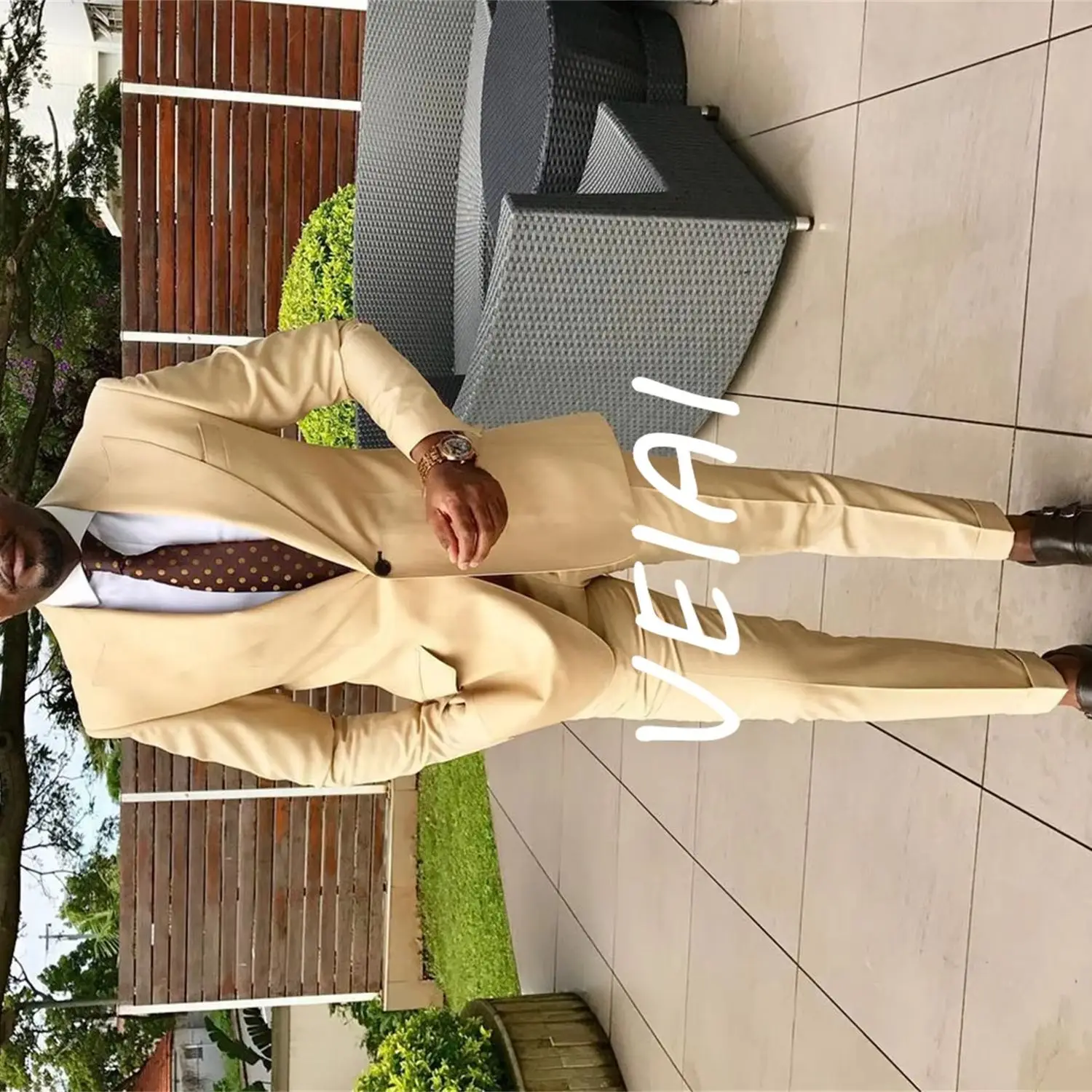 

CustomizedNew Arrival Men Suits Champagne Groom Tuxedos Peak Lapel Groomsmen Wedding Best Man 2 Pieces ( Jacket+Pants)