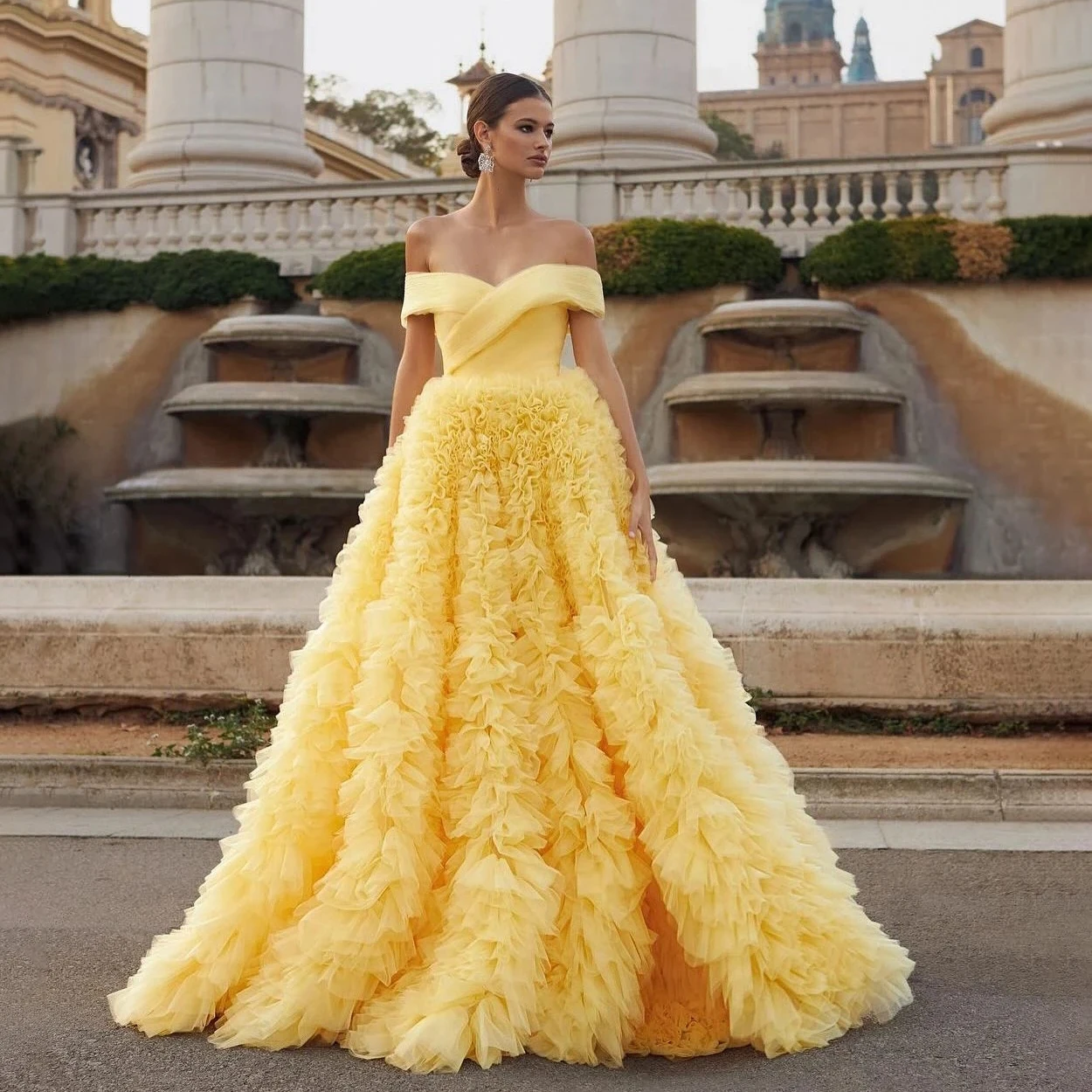 

Элегантные желтые длинные вечерние платья Многоуровневое платье длиной до пола с оборками и тюлем Свадебное платье Дубай Платье с открытыми плечами Пром платья