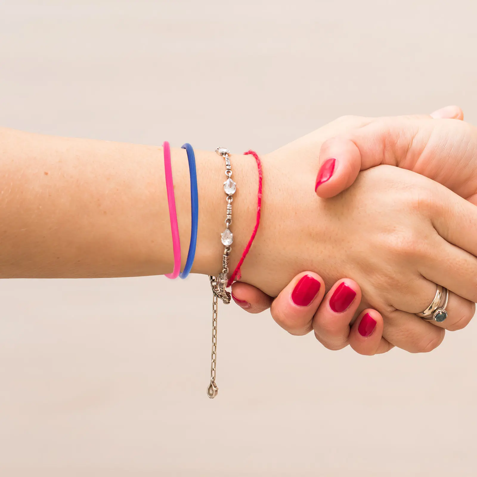 

10 шт. силиконовых браслетов-желе, мягкие эластичные резиновые браслеты для детей и взрослых, сувениры для вечеринок, ретро-декор для дня рождения, девичника