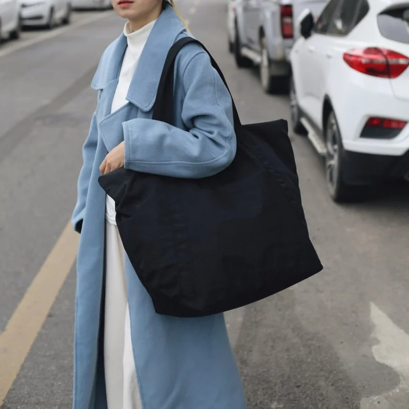 

2025 Новая элитная брендовая женская кожаная сумка-тоут известного дизайнера, простая элегантная парижская сумка ​