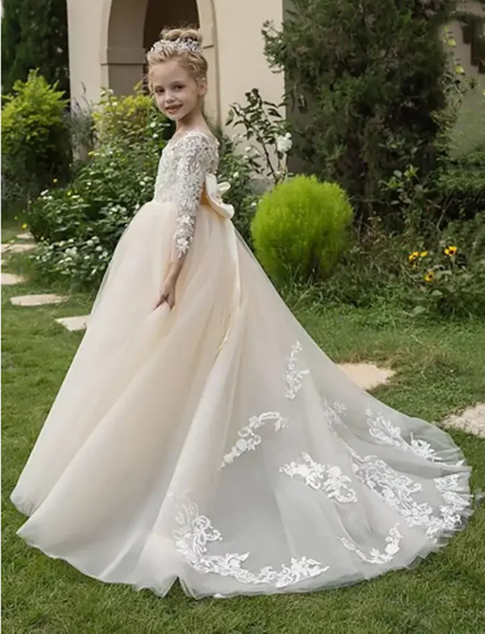 

Customized Beige Flower Girl Dresses For Wedding Appliques Tulle With Bow Kids Birthday Party Quinceanera First Communion Gown