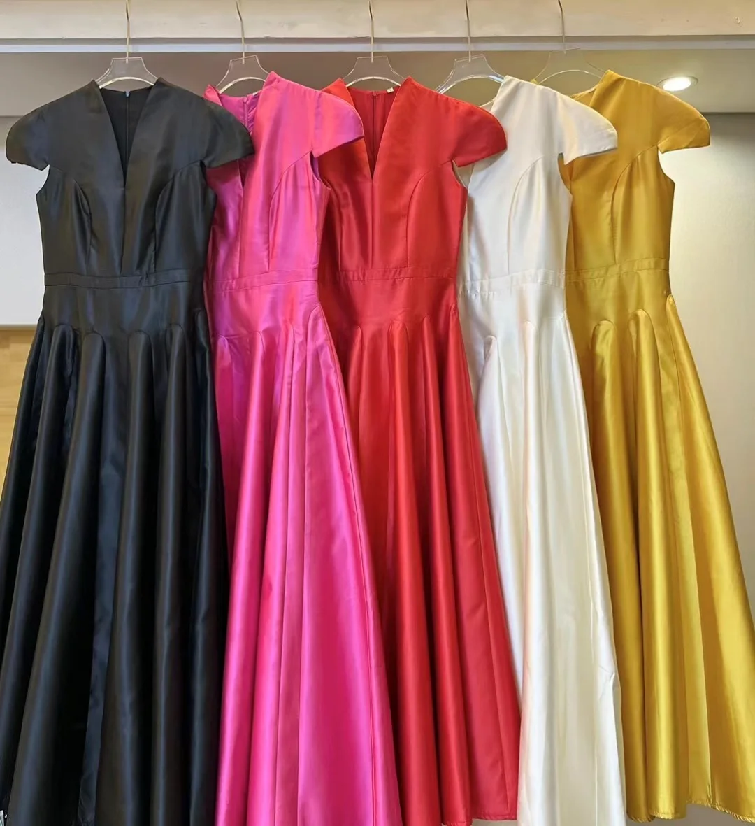 Sukienka damska jesienno-zimowa, sukienki wieczorowe z krótkim rękawem, eleganckie sukienki na studniówkę, midi, satynowe sukienki na wybieg.