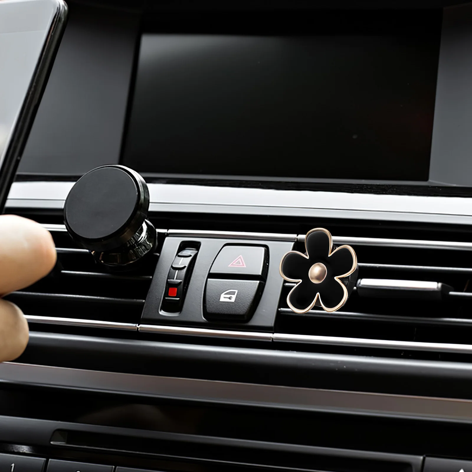 

6Pcs Air Vent Clips for Car with Floral Design Car Fresheners Compact Aroma Diffuser Replacement Pads Convenient Use