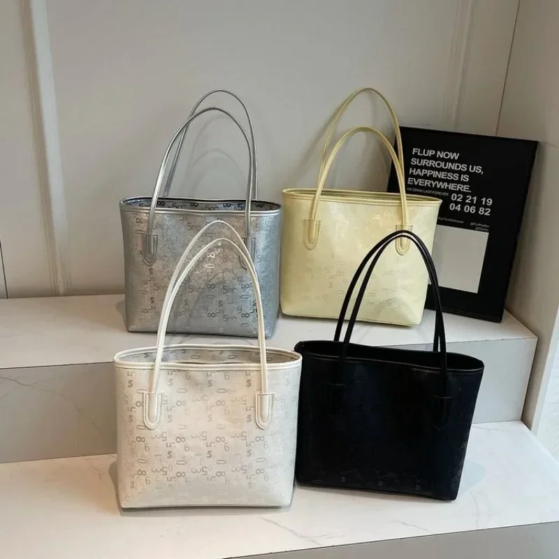 elegante-y-moderna-bolsa-de-panales-de-diseno-original-con-estilo-retro-de-cuero-para-llevar-al-hombro-o-en-la-mano-ideal-para-mujeres-de-gran-capacidad-con-un-diseno-clasico-y-vintage