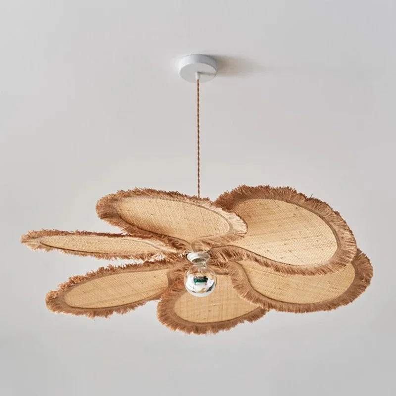 

GHJUYIOL Petal chandelier Japanese style creative homestay clothing store restaurant bedroom light designer's grass woven flower