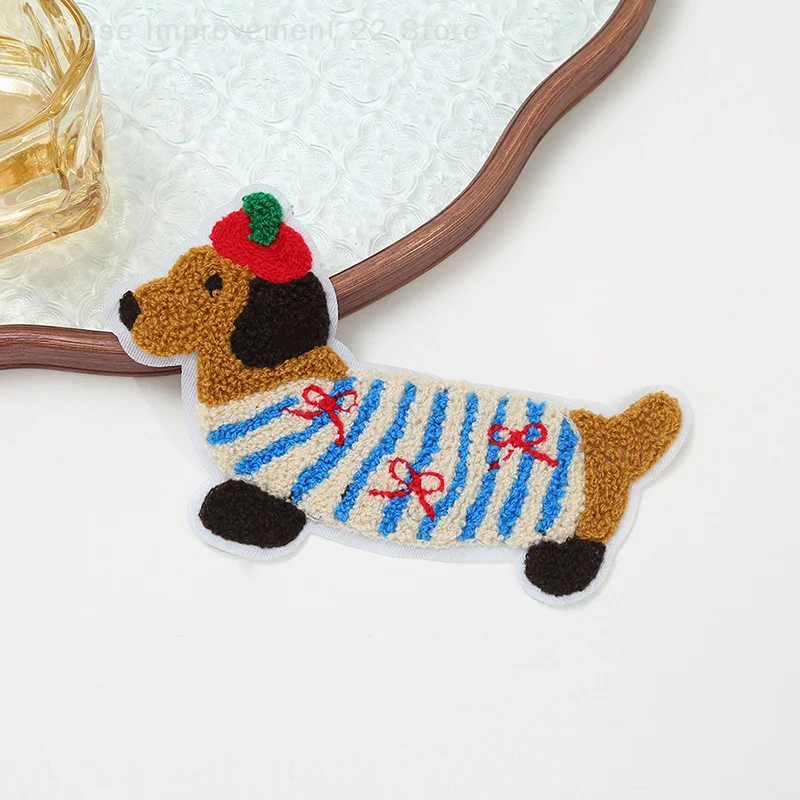 1 Piece Cute Dachshund Embroideried Dog Patches For Girls Bag DIY Small Glue Sticker For Kids Clothes Hairclip Designer
